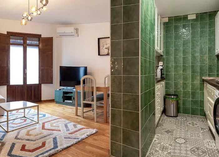 Amplio Avenida Alfonso Viii * Plasencia